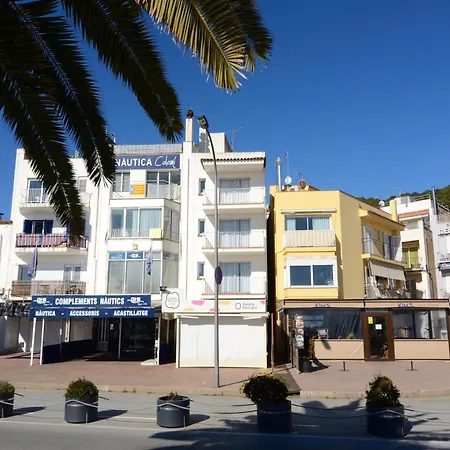 Beachfront In Spain With Marina Views 公寓 *