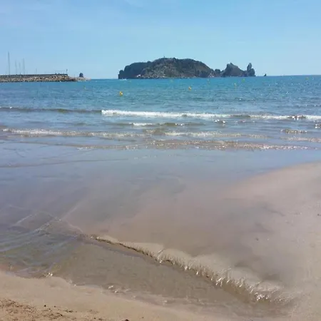Beachfront In Spain With Marina Views 公寓 埃斯塔蒂特