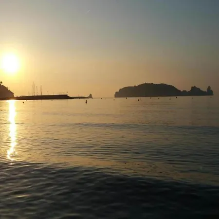 公寓 Beachfront In Spain With Marina Views 埃斯塔蒂特